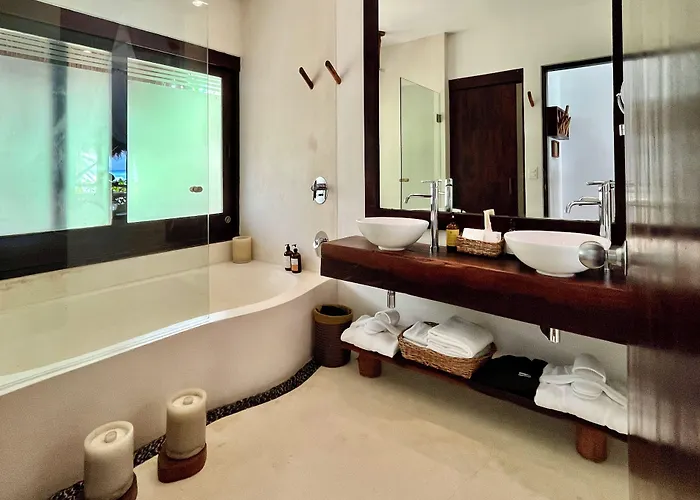 The Hotel 5*
